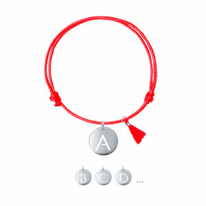 Bracelet ajustable rouge avec pompon assorti rehaussé d'une pampille initiale découpée
