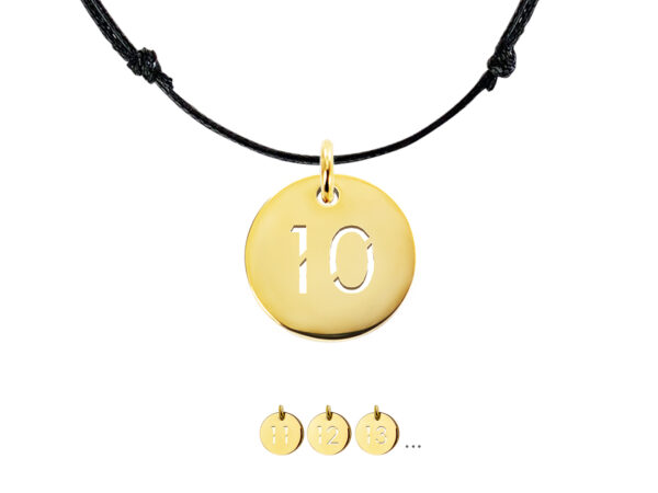 Collier cordon ajustable décoré d'une médaille numéro découpé (12mm) en acier inoxydable doré
