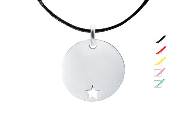 Collier cordon ajustable décoré d'une médaille ronde avec étoile ajourée en acier inoxydable argenté