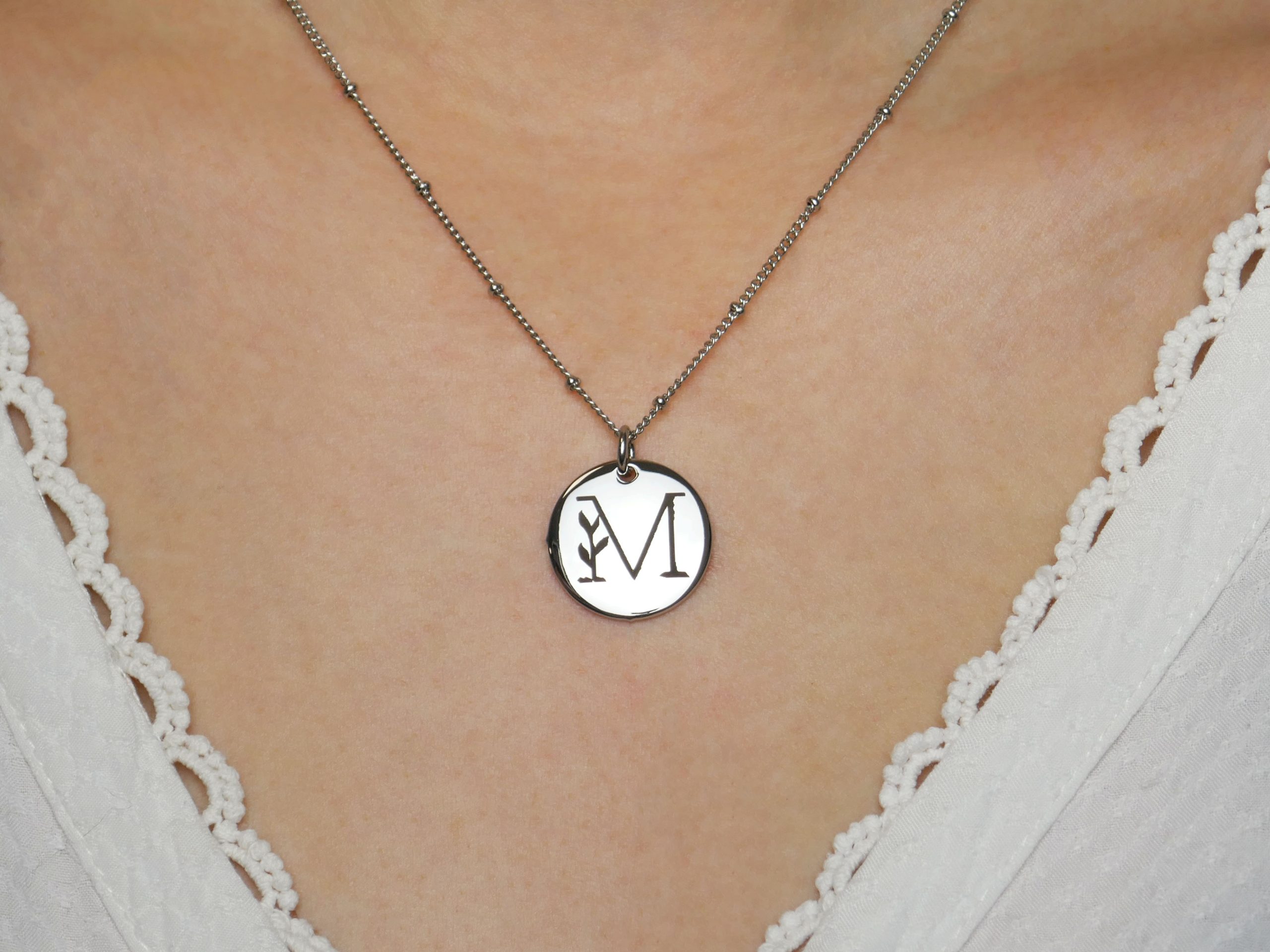 Collier maille boule alternée médaille à personnaliser