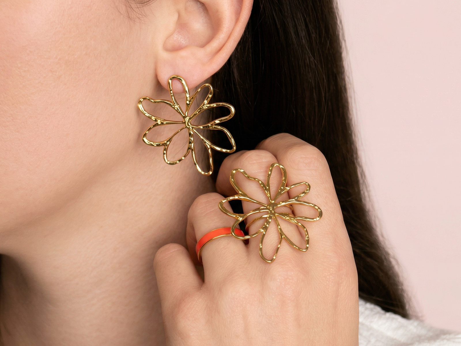 Bague ajustable fleur filigrane en acier inoxydable doré