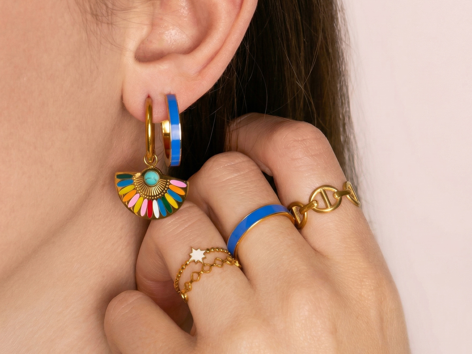 Bague ajustable avec bande émail coloré en acier inoxydable doré