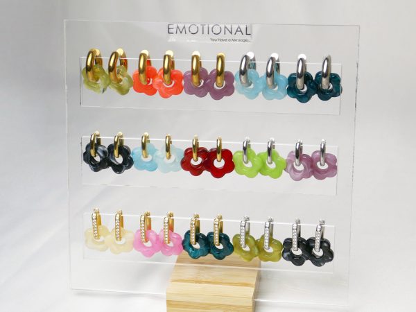 Prêt à vendre Bijoux fleur en acrylique colorée (4 Colliers /10 Bracelets / 30 Paires de Boucles d'oreilles / 7 Joncs / 20 Pendentifs) en acier inoxydable argenté et doré / Support offert (en précommande / livraison fin avril)