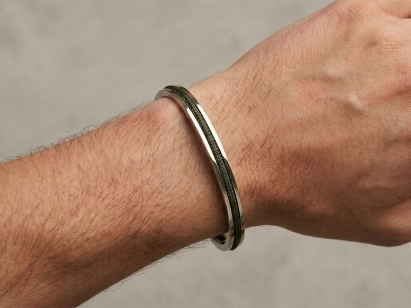 Jonc ajustable homme insert corde coloré en acier inoxydable argenté