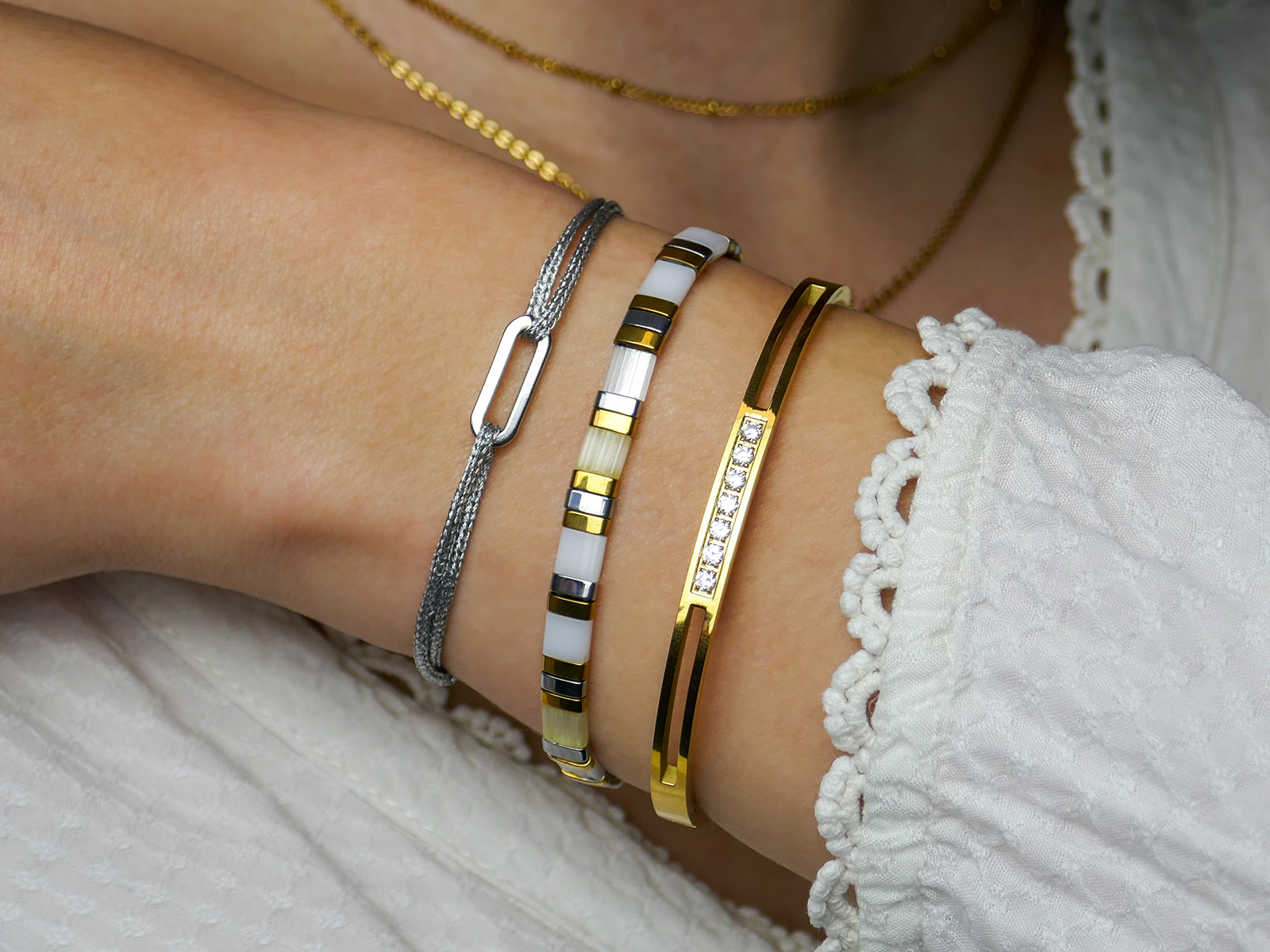 BRACORD2BRMXL-RH-BRABEADSJAP-GENEVE-JNCF10-GOLD.jpg
