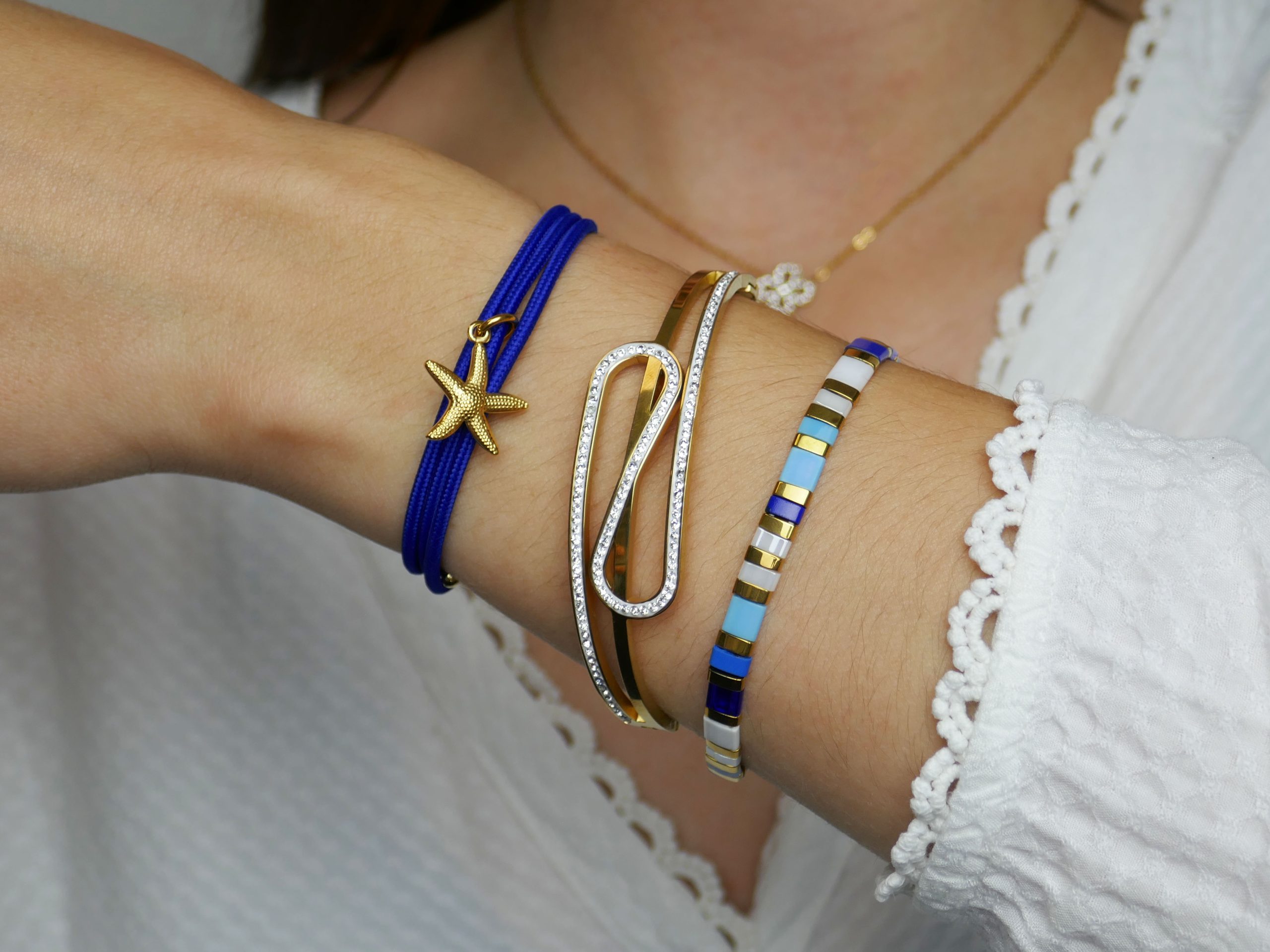 BRALUCKY-GOLDBL-JNCF22-GOLD-BRABEADSJAP-SANTORIN-PENSTRMER-GOLD.jpg