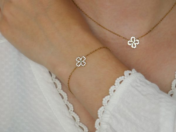 Bracelet trèfle oxydes de zirconium en acier inoxydable doré
