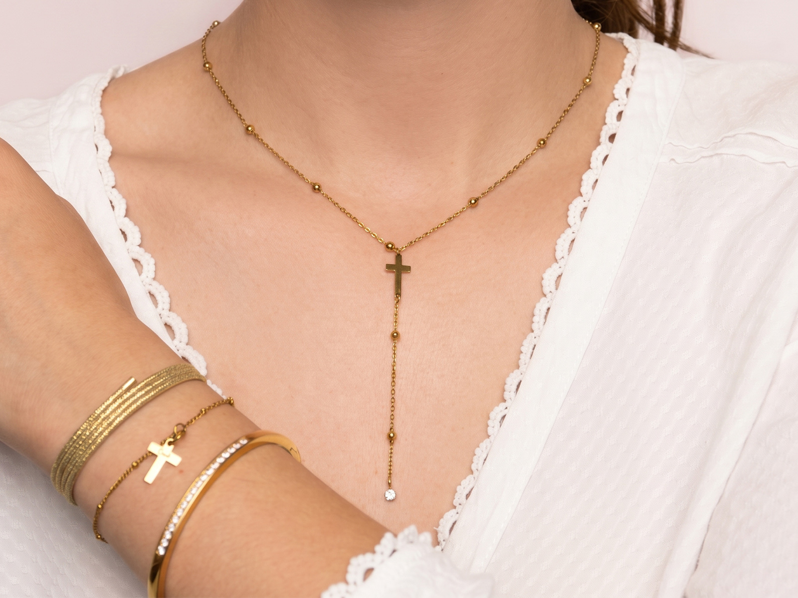 Collier cravate croix en acier inoxydable doré