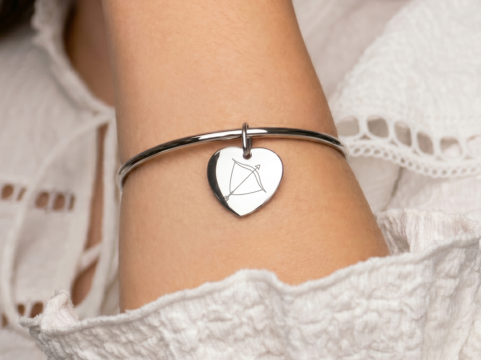 Bracelet jonc coeur acier à personnaliser