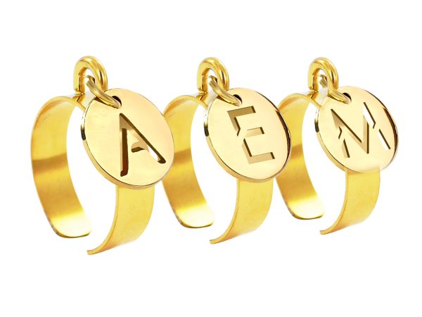 Bague ajustable lettre découpée en acier inoxydable doré | Taille ajustable : Du 52 au 56