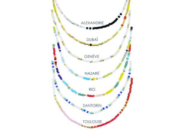 Collier agrémenté de perles japonaises colorées