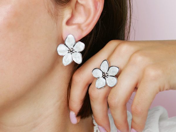 Boucles d'oreilles fleur colorée en acier inoxydable argenté